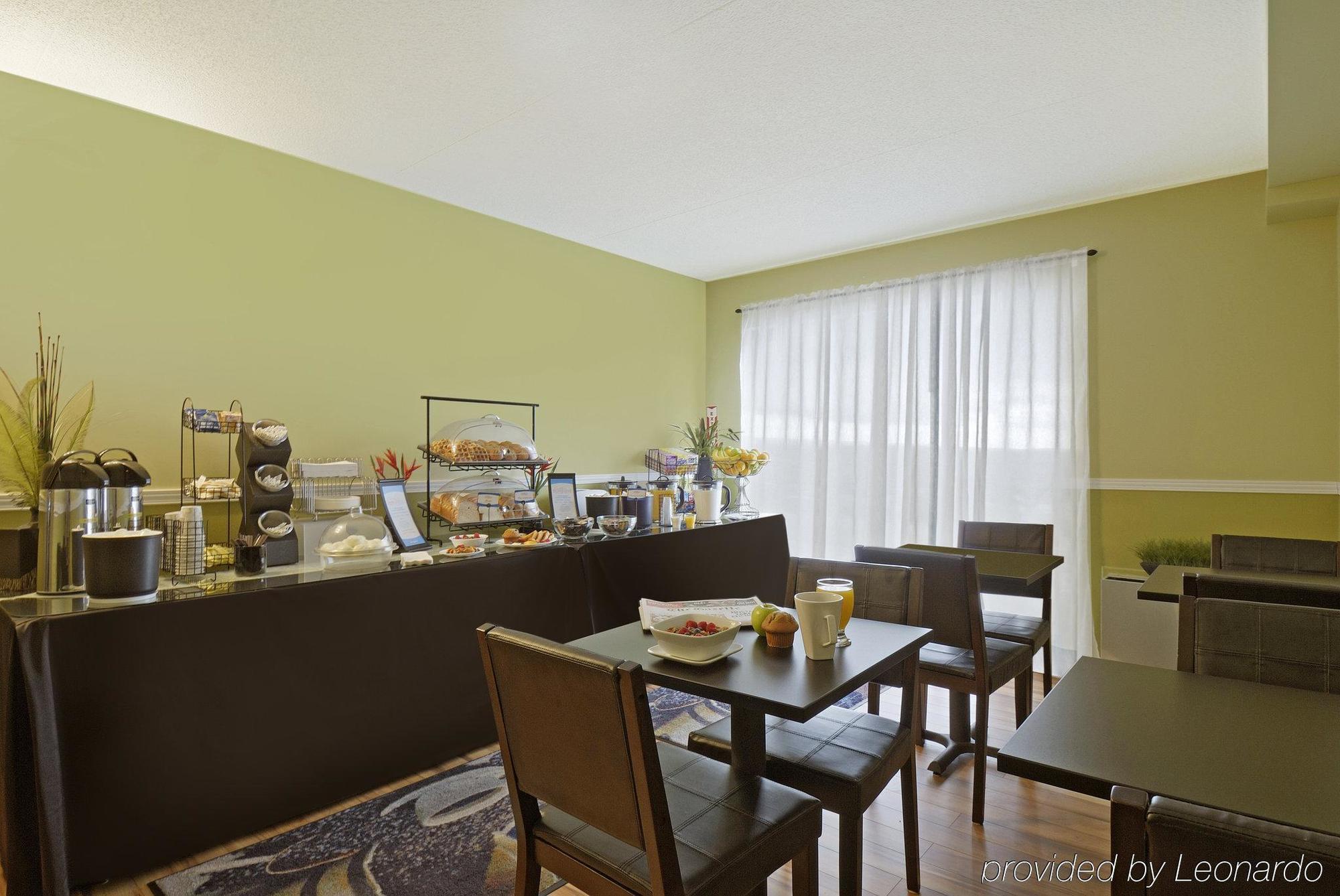 Comfort Inn Montreal Airport Pointe-Claire Restaurant foto